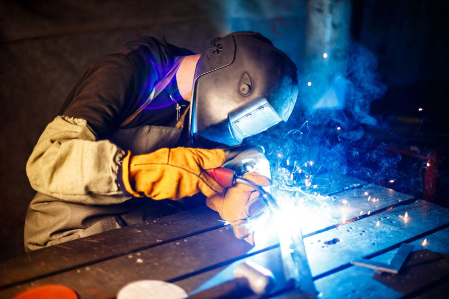 Qrometal Casting & Machinery liderazgo en soluciones industriales metálicas servicios de fundición de alta calidad, maquinado de precisión y pailería industrial en Querétaro y alrededores